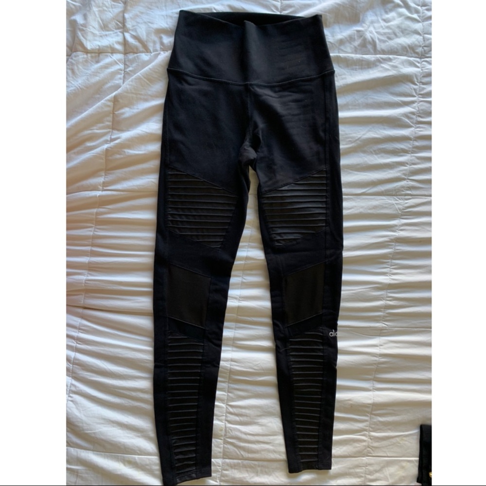 Alo Yoga Moto Leggings (black)